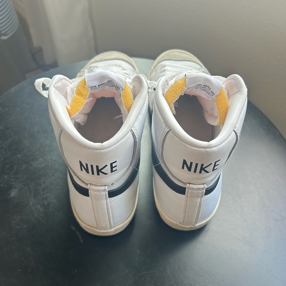 Nike Womens Blazer Size 8.5W Mid 77 CZ1055-100 White Basketball Shoes Sneakers - Picture 5 of 10